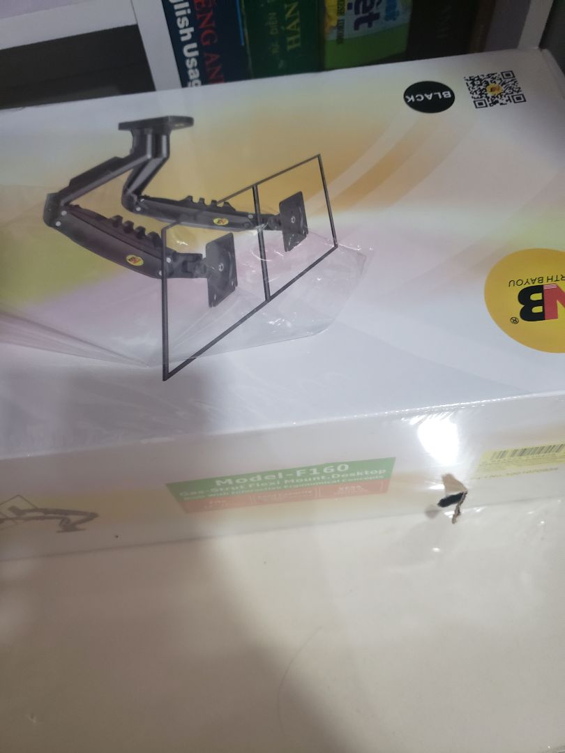 Giao nhanh nên phần giao hàng rất ưng ý, chỉ có trên hộp lủng 1 lỗ mặc dù chưa bóc seal nên không ưng lắm. Hàng vẫn chưa dùng thử nên tạm cho 4 sao