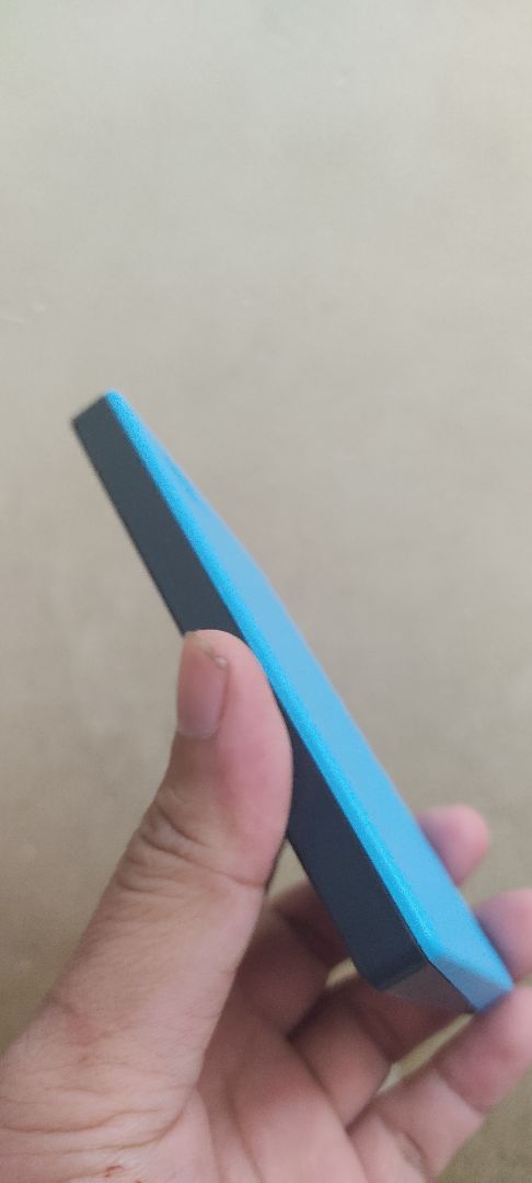 chưa xài chưa biết bền không nhưng shop đóng gói rất kỹ. 
máy gọn nhỏ, nhẹ hều và rất xinh. 
hộp đựng ổ cứng cũng đẹp và tiệp màu với màu ổ cứng. Shop tinh tế nè