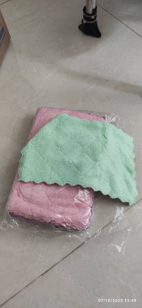 Vải mịn ,thấm tốt có điều hơi nhỏ, phải cỡ 20 x20 thì quá tốt