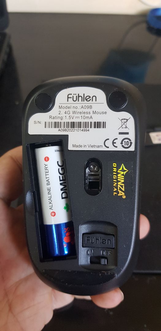 ok. có tặng pin AA. chất lượng dùng được