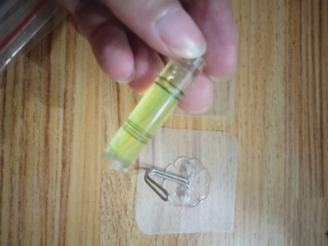 Kệ gỗ rất ưng ý. Chiều dài phù hợp để chứa được nhiều sách và đồ trang trí trên tường. Mình rất ưng vì hãng có thêm cả các phụ kiện giúp treo kệ dễ dàng và hiệu quả, có cả móc treo và dụng cụ căn chỉnh, tờ hướng dẫn lắp ghép. Mình rất thích. Kệ gỗ rất ưng ý. Chiều dài phù hợp để chứa được nhiều sách và đồ trang trí trên tường. Mình rất ưng vì hãng có thêm cả các phụ kiện giúp treo kệ dễ dàng và hiệu quả, có cả móc treo và dụng cụ căn chỉnh, tờ hướng dẫn lắp ghép. Mình rất thích.