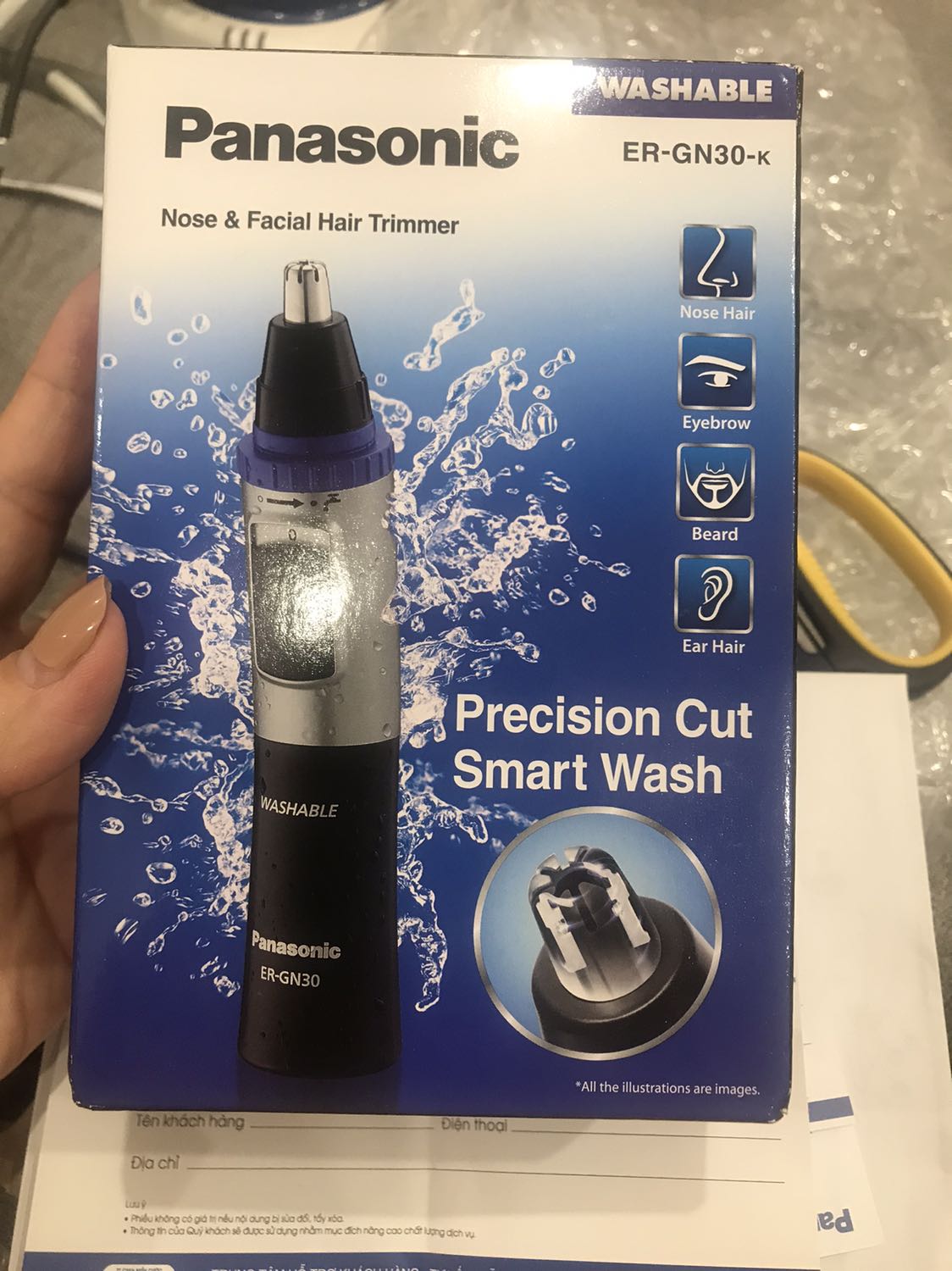 Máy nhẹ, êm, dáng sang trọng, giao hàng konquas nhanh nhưng bọc gói cực kì cẩn thận, hàng tặng kèm khá xịn xò