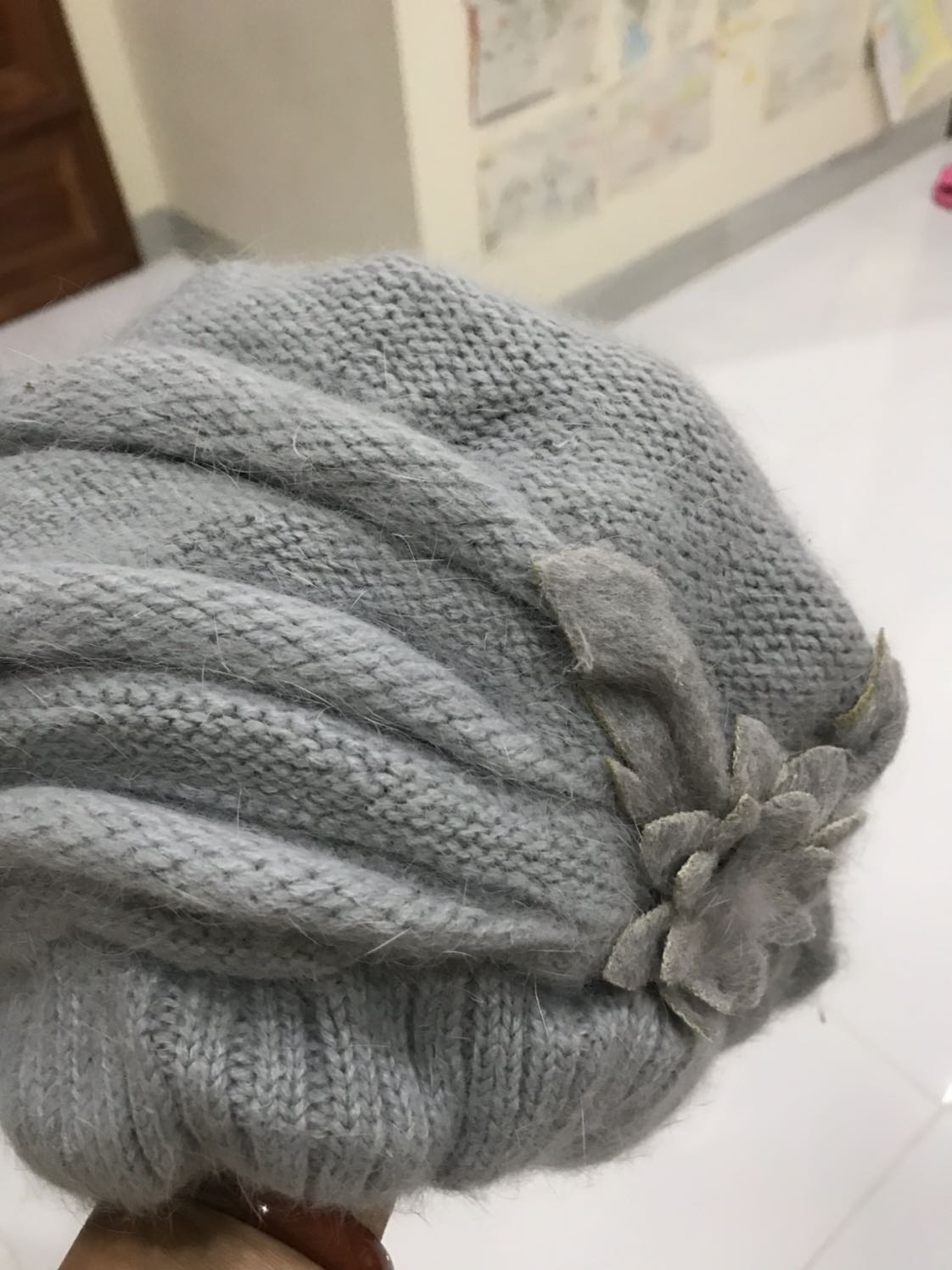 Giao hàng kh đúng mẫu, chất len tệ lắm, nhão , sút  chỉ đan , 
Sản phẩm kh hài lòng chút nào