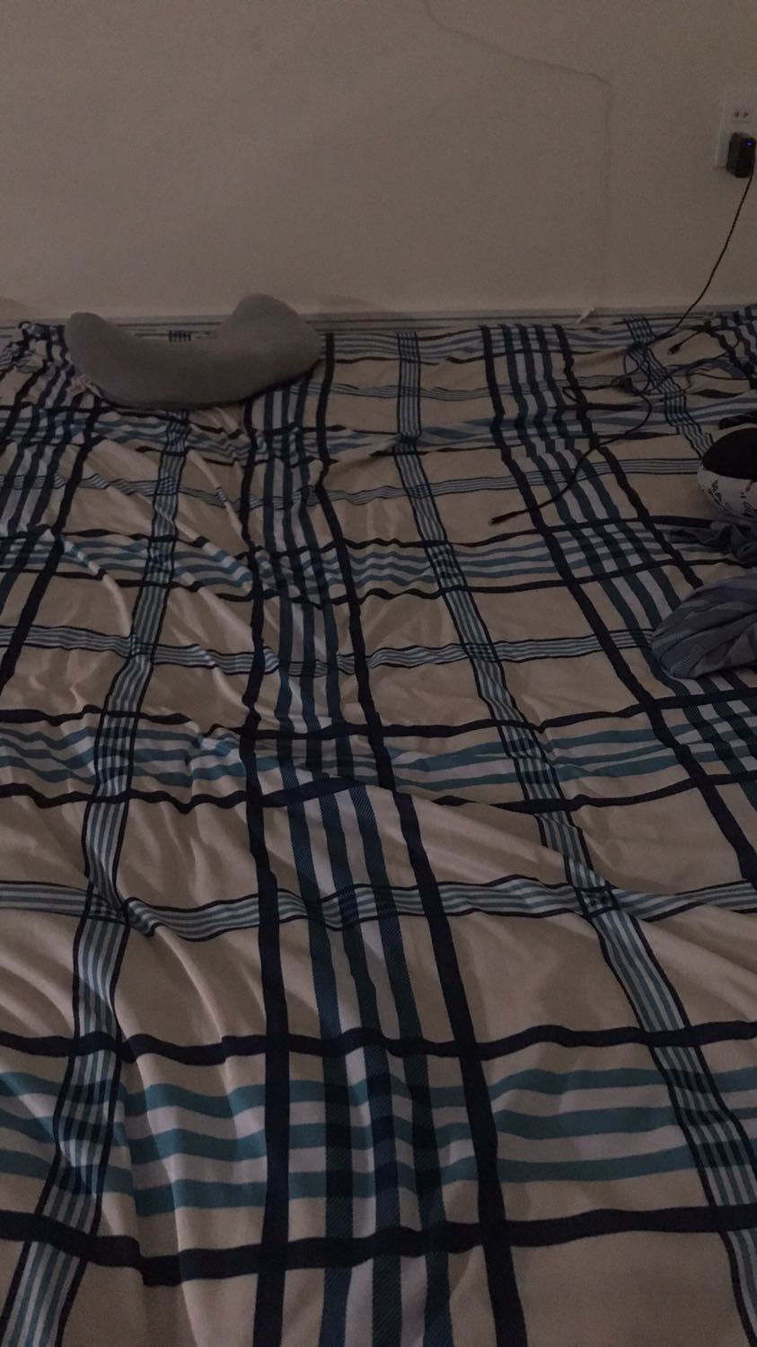 Với tầm giá gần 300k thì giá nệm này khá ổn, nệm hơi cứng, nhỏ gọn, mình mua về để lót dưới 1 tấm topper nằm thì ok hơn