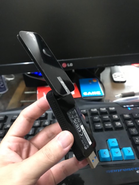 Cắm usb vào phát có sóng wifi luôn. Rất nhanh. Hiệu quả thì chưa dám nhận xét. Thiết kế lạ nhưng nếu hất được lên trên thì sẽ gọn hơn Cắm usb vào phát có sóng wifi luôn. Rất nhanh. Hiệu quả thì chưa dám nhận xét. Thiết kế lạ nhưng nếu hất được lên trên thì sẽ gọn hơn