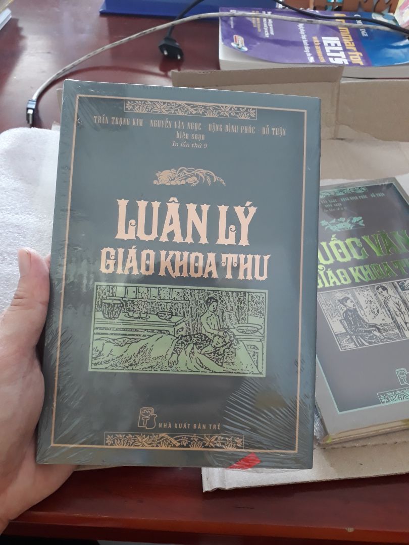 Fahasha vô cùng tuyệt vời ở khâu đóng gói vận chuyển. Cảm thấy sách được nâng niu. Sách mới đẹp... 5 sao