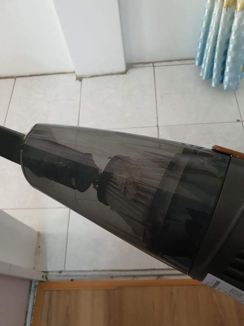 Nhỏ gọn, lực hút khá mạnh. Giao hàng rất nhanh, đặt 9h sáng 12h nhận được hàng rồi. Phụ kiện đầy đủ. Giá mà cái đầu hút dài thêm chút nữa thì hay quá. Mới dùng cũng chưa biết có bền không. Dù sao thì với giá này thì thế là ổn.