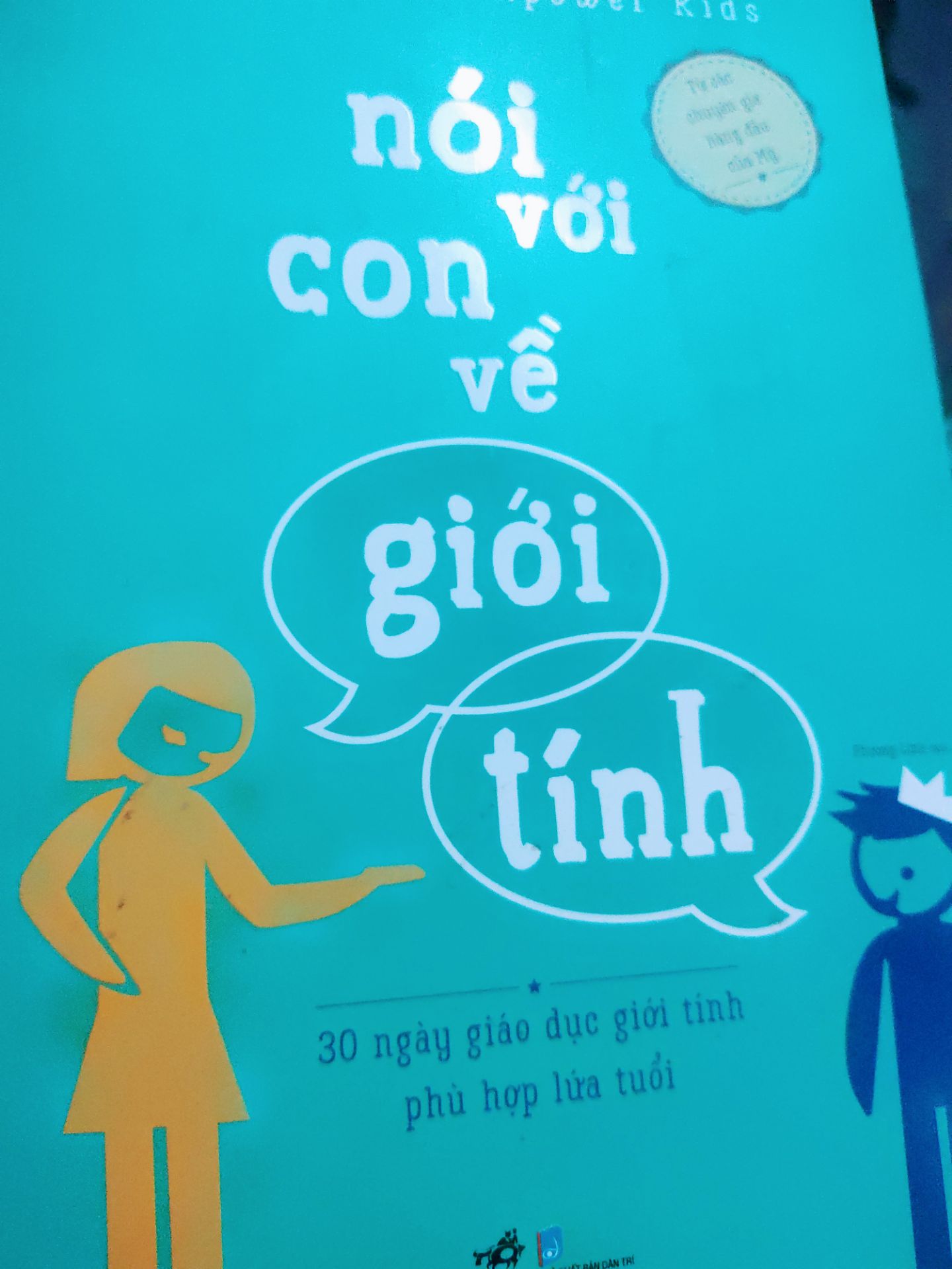 vì là cần gấp nên đặt giao nhanh trong 2 giờ, nhưng sách vừa nhận thì chưa kịp mở anh ship đã phải đi giao. lên phòng mở ra hết hồn luôn. sách bị bẩn tùm lum chỗ