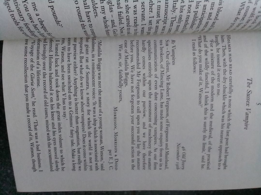 Sách cũ và ố vàng hơn mình nghĩ. Chữ in nhỏ và khít nhau nên mỏi mắt khi đọc. Nếu bỏ qua những lỗi về hình thức, thì bạn có thể tận hưởng những giây phút phiêu lưu tuyệt vời cùng vị thám tử tài ba Sherlock Holmes.