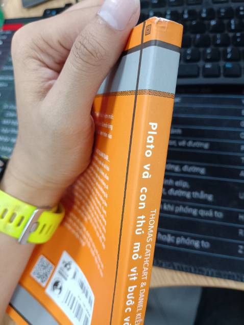 Đặt book care mà không có, gáy sách bị trờn.