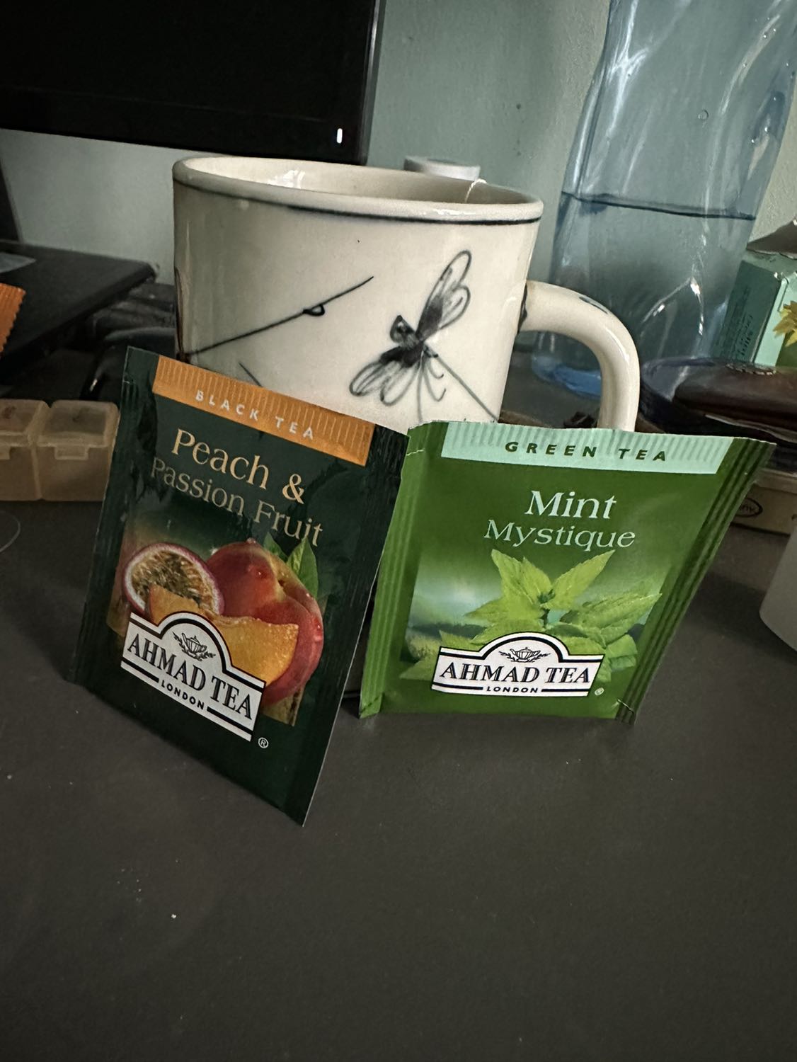 Trà thơm, hương bạc hà mát nhưng dịu