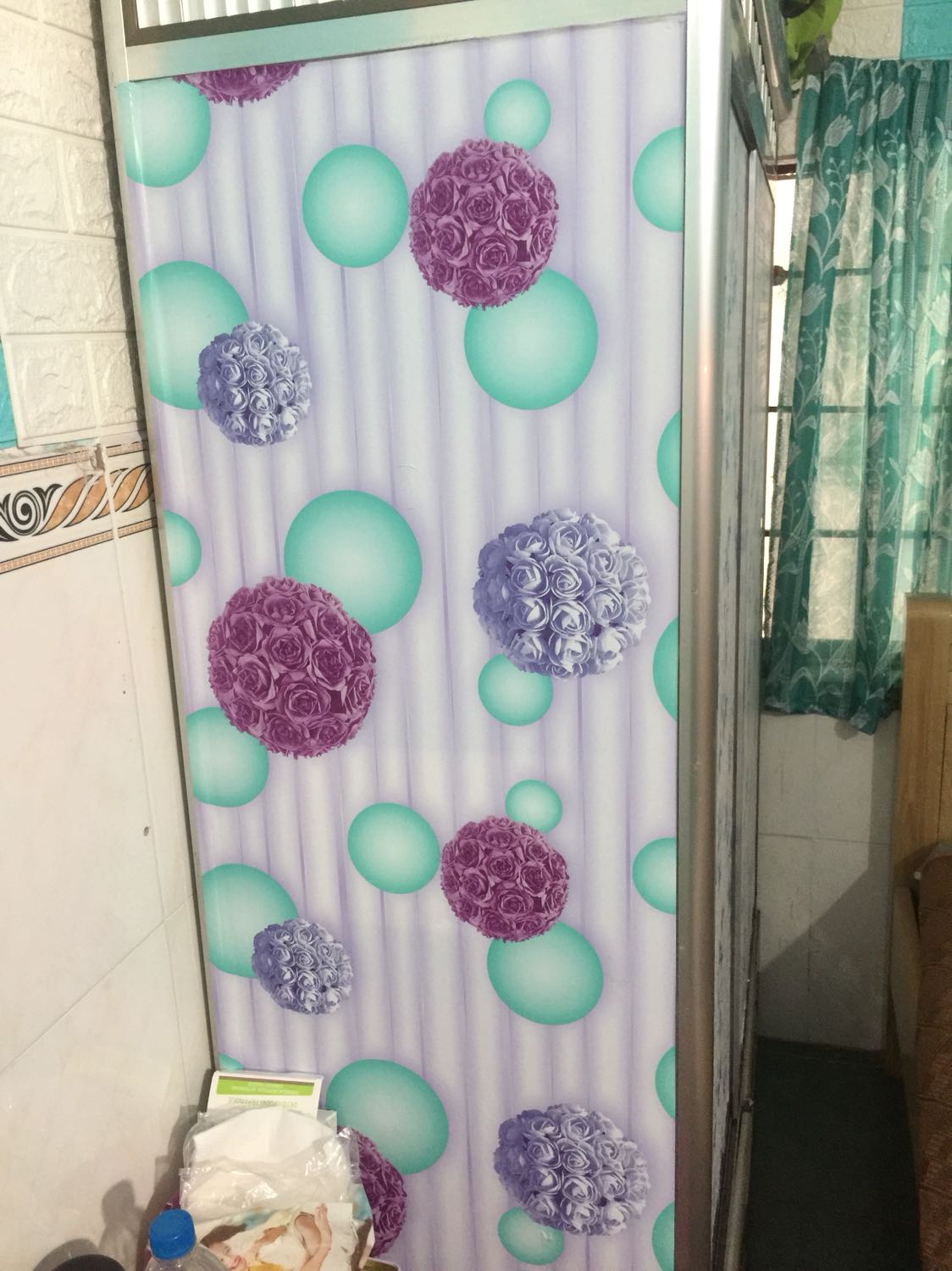 Giá giảm thế này thì phù hợp với sp, hơi mỏng chút nhưng dán lên tủ nhìn cũng khá đẹp, giao hàng nhanh