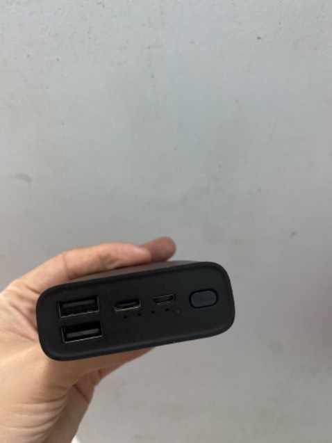 Cần cục sạc để ở bệnh viện, mà sạc k vô pin, sử dụng được 2 ngay qua hôm sau bị k sạc vô nữa