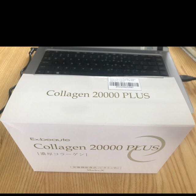 Shop tư vấn nhiệt tình, zui zẻ zễ thương lắm. Gói hàng kĩ. Tiki giao siêu nhanh. Mình uống đc 1 hộp rồi. Đây là hộp thứ 2. Thấy hiệu quả hấp thu tốt, da sáng, bớt mụn, mấy vết thâm mờ dần, da căng hơn. Hồi trước uống loại chỉ có 5000 thấy kg hiệu quả
Có tiền sẽ mua thêm hộp nữa.