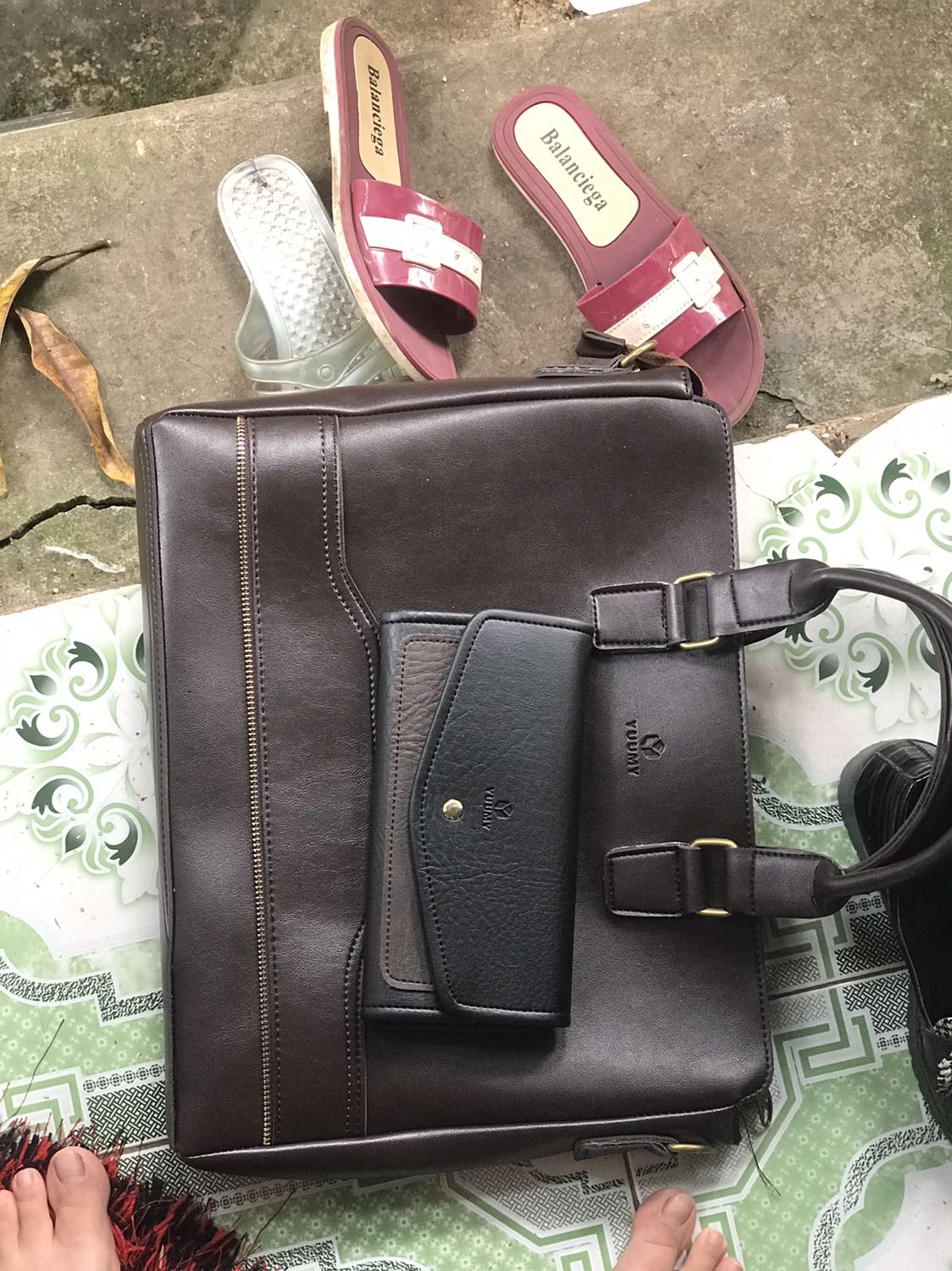 Rõ chọn đen mà giao nâu. Hàng thì chất lượng nhưng mình k thích kiểu giao sai này