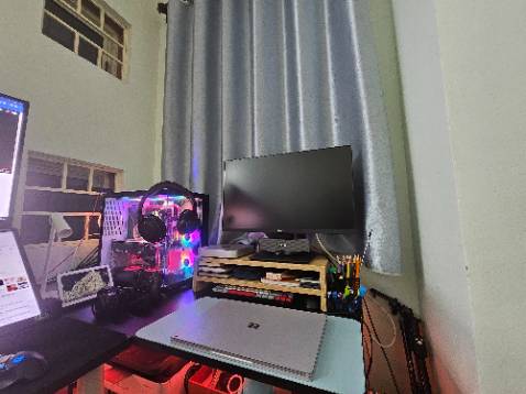 Hàng làm rất tốt và tinh xảo, giá cũng rẻ và dễ lắp ráp, đóng thùng tốt, tuy nhiên mình góp ý phần mút xốp chống sốc nên dùng loại khác, mở ra cái nó rụng hột bay khắp nhà luôn.