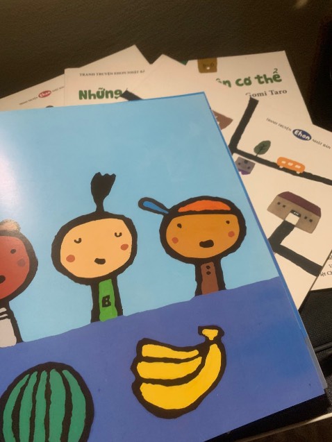 con nhà tớ thích sách ehon lắm, từ lúc bé đã rèn cho con xem dần rồi, vì nội dung và hình ảnh cũng hợp nữa , came ơn mogu