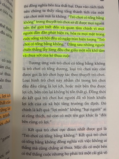 / Lý thuyết trò chơi là 1 khái niệm gần đây mình mới biết tới nhưng thật ra thì nó đã ứng dụng trong đời sống cũng từ lâu r. Khi đọc về chủ đề mình học đc nhiều khái niệm mới trong mỗi chương như: trò chơi có tổng bằng không hay khác, điểm cần bằng Nash,...
Sản phẩm tốt cả về nội dung và chất lượng giấy. Về giao hàng Tiki now khá ok.