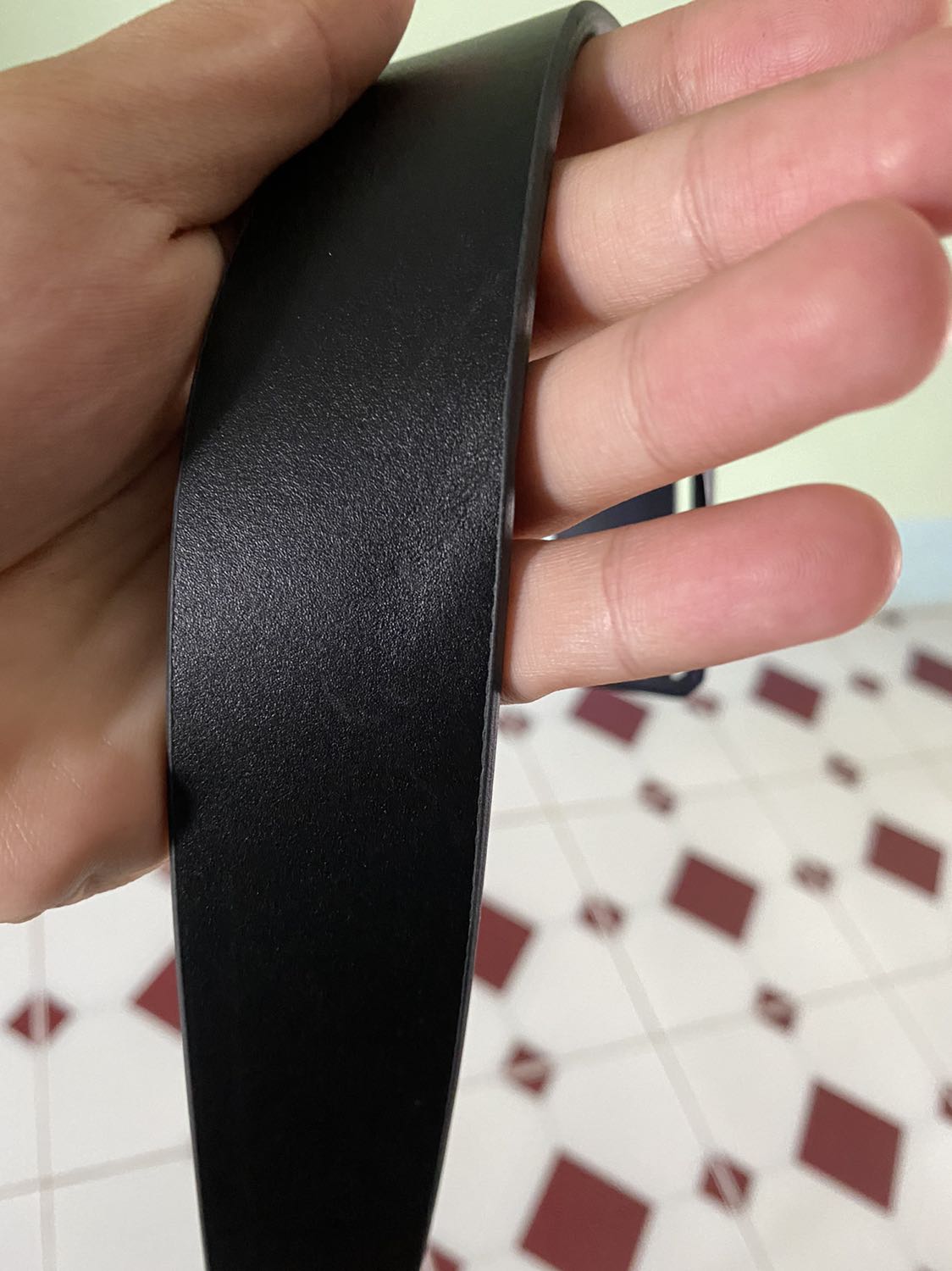 1. Sp có lỗi
2. Chất lượng dây nhìn cảm quan là bình thường, so với sp khác cùng trong tầm giá thì thô sơ hơn
3. Mặt nịt thì chờ 1 thời gian sd xem có bong sơn ko mới biết đc