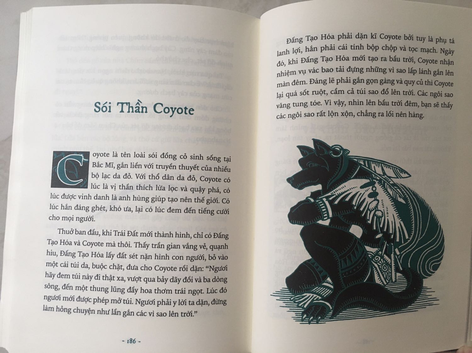 Sách được Tiki giao tới rất nhanh, sách mới và đẹp, nội dung về các vị thần ở khắp các châu lục trên thế giới, nhiều câu chuyện về các vị thần ở Châu Phi hay châu Mỹ rất thú vị nhưng ít được biết đến vì mọi người thường hay biết đến các vị thần ở châu Á hoặc châu Âu nhiều hơn. Mình đã mua quyển sách này sau khi đã đọc quyển ‘Sinh vật thần thoại khắp thế gian’ để biết thêm nhiều vị thần trong văn hoá Châu Á cũng như các châu lục khác.