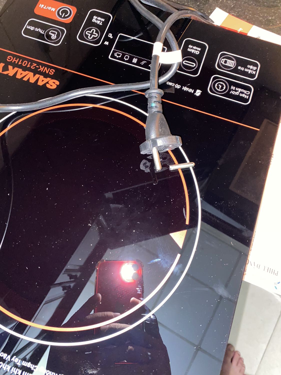 Bếp nhận về mà bị gãy phích cắm k thử được, đề nghị tiki đổi sản phẩm khác ! Thanks