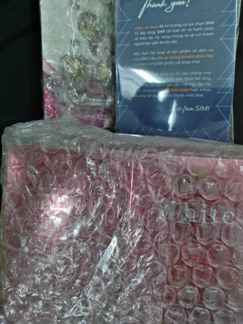 Uống 1 hộp thấy da đc cải thiện nên mạnh dạn mua thêm 2 hộp hôm sales. Được shop tặng thêm vỉ serum tiếc nên xài thử mà ko ngờ thấm nhanh và dưỡng ẩm tốt phết. Đợt tới mình sẽ canh sales  mua tiếp hộp serum