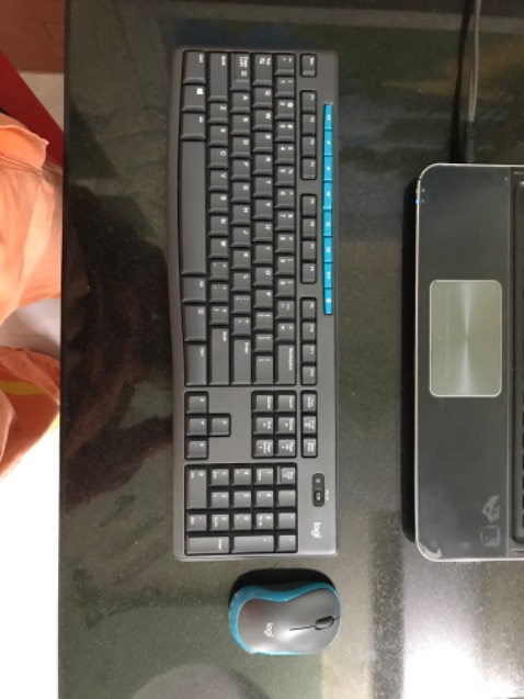 Không được hài lòng:
+ trong mô tả sản phẩm ghi kết nối xa 10m nhưng thực tế cách xa 0,5m thì lúc được lúc không
+ chuột và bàn phím không thấy có đèn sáng khi kết nối
—-> kiến nghị shop đổi hàng
Tuy nhiên đóng hàng chắc chắn và đẹp
Tạm thời cho sao về đóng gói sản phẩm