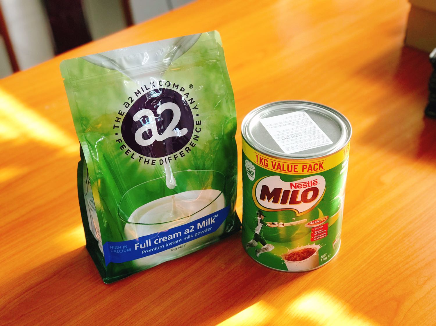 Đóng gói cẩn thận. Hộp nguyên vẹn giao hàng nhanh hơn dự kiến. Sữa ngon quá nên làm thử ngay 1 cốc luôn. Sẽ ủng hộ Tiki dài dài ạ.