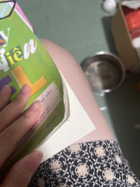 Sách có móp bọc mà giao lại nhăn gốc sách hết trơn. Nhớ tiki gói sách cũng kĩ lắm lần đầu thấy sách bị như vậy