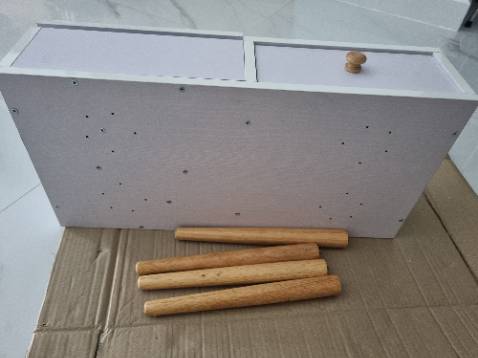 Thiết kế chắc chắn, dễ lắp ráp. Lúc nhận hàng thiếu các bát sắt để lắp chân bàn, nhưng shop hỗ trợ nhiệt tình, gửi nhanh trong tuần đã nhận được. Tốt trong tầm giá