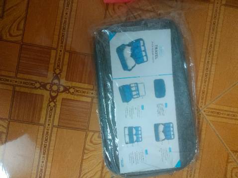 Túi có nhiều ngăn, dễ sắp xếp đồ, thuận tiện khi xếp đồ lót đi du lịch