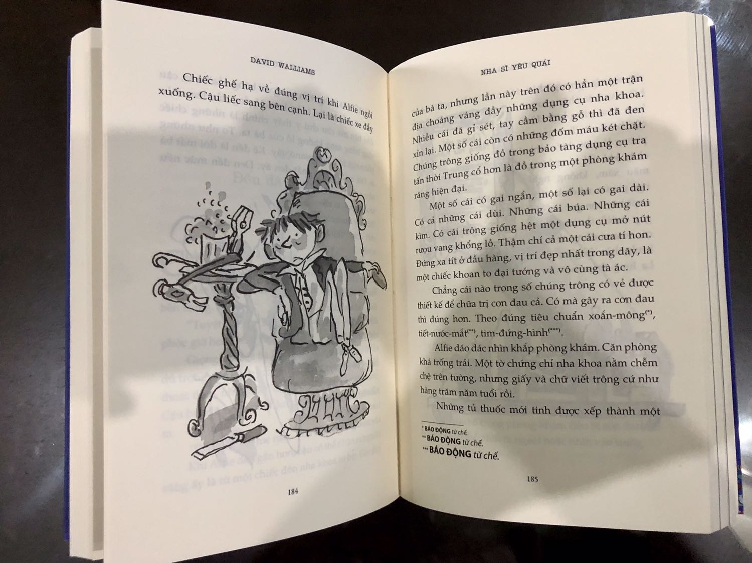 Sách khá mới. Truyện hay đọc vừa hài hước vừa khá kinh dị, có cả hình minh hoạ Sách khá mới. Truyện hay đọc vừa hài hước vừa khá kinh dị, có cả hình minh hoạ