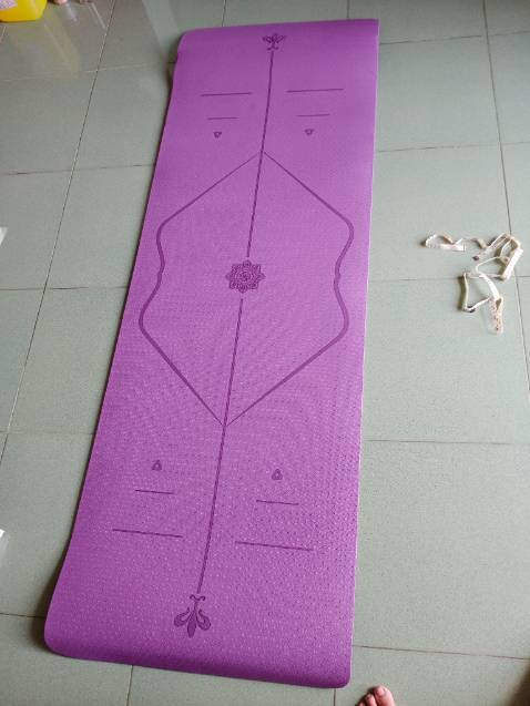 Sản phẩm vận chuyển nguyên vẹn, thảm không thủng, nguyên vẹn, êm. Hướng dẫn, bảo hành chu đáo, cám ơn shop. Sẽ tiếp tục ủng hộ.