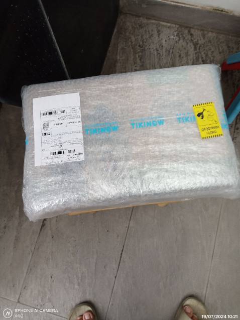 Mấy bố TMĐT ý thức kinh doanh để đâu không biết, nhìn đóng gói nè, xả rác ra môi trường thì thôi rồi, chưa kể khách hàng mất rất nhiều công sức để gỡ gói hàng khi nhận được, mà nó còn làm tăng chi phí của SP nữa chứ?