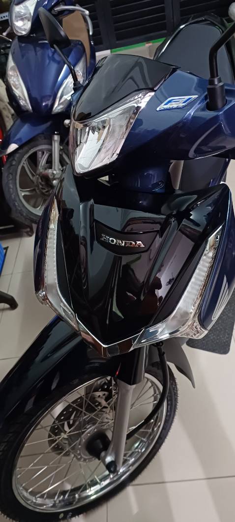 Màu xe đẹp,máy chạy êm,nhân viên tư vấn nhiệt tình,kỹ thuật viên dặn dò cẩn thận ,lại săn được giá sale,có dịp sẽ giới thiệu bạn bè mua