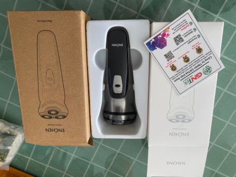 Mình mua Tông Đơ nhưng lại Giao máy cạo râu.
Mình yêu cầu trả hàng và hoàn tiền.