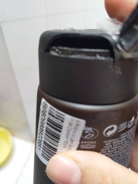 Xin Loi shop nha !Minh da nhan hang Roi ! San Pham truoc khi giao shop Nen kiem tra Lai nhe !vi Minh nhan hang ma nap San Pham bi nut Ra ,dan bang keo Lai ,nap K day Lai duoc Luon