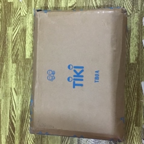 Sách mới nguyên seal,giao hàng nhanh. Bìa cứng,minh hoạ đẹp,nói chung là quá ưng cho các bạn nhỏ. Tiếc là mình mua lúc giảm hơn 40% xong thì tiki lại sale 63% 3/4 cuốn,tiếc thảm luôn hihi. Nhưng mua đc là vui rồi