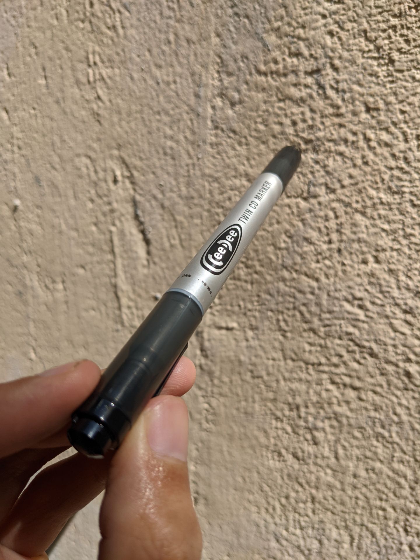 Viết Ok, mực ra ổn, khó phai