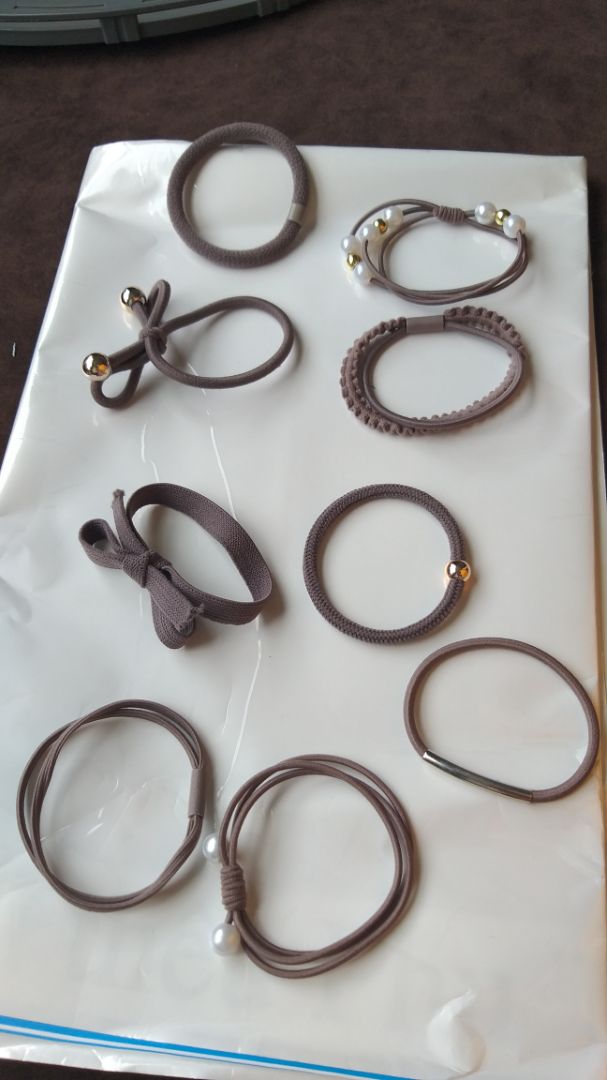 TREO ĐẦU DÊ BÁN THỊT ***
Sản phẩm không giống hình mô tả. Màu không đẹp, thun nhanh giãn. Thực sự thất vọng về lần mua hàng này