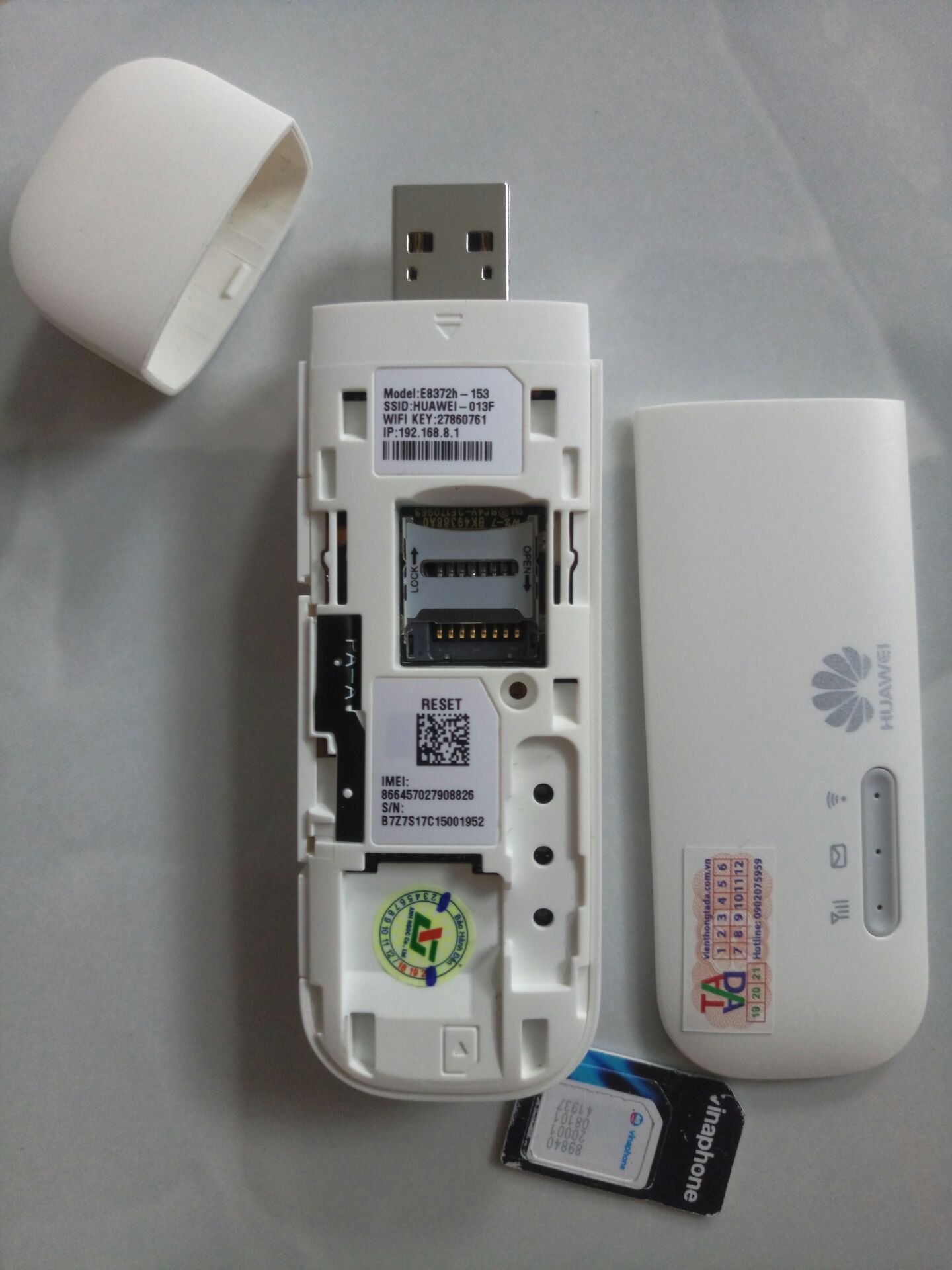 Hàng đúng chính hãng quốc tế, có tem Anh Ngọc, đóng gói thiếu túi ni lông khí chống sốc nhưng không sao, hộp không bị cấn, móp gì. Sản phẩm tốt nên mua, mình đã từng mua của shop viễn thông việt nam là hàng đểu bản lock chứ ko phải quốc tế đổi trả phiền phức mất thời gian lắm, sản phẩm shop này mới đúng cái mình muốn mua.