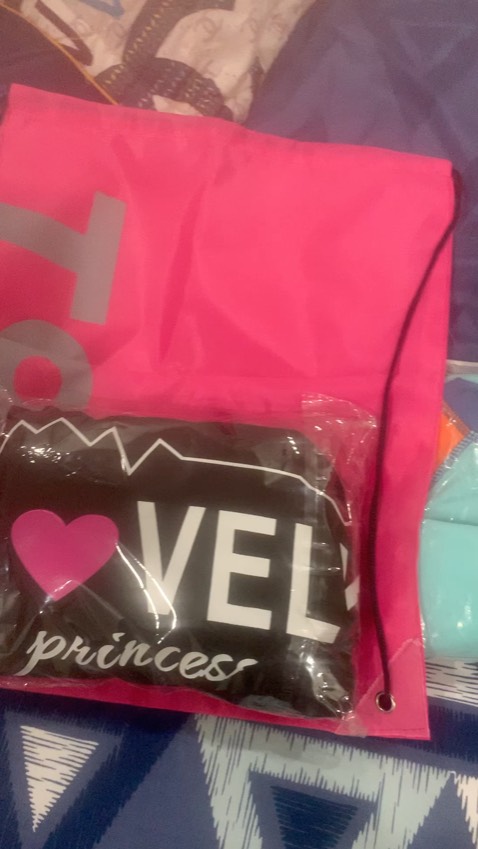 Chất vải mịn, kiểu dáng trang nhã, hài lòng với sản phẩm, giao hàng nhanh