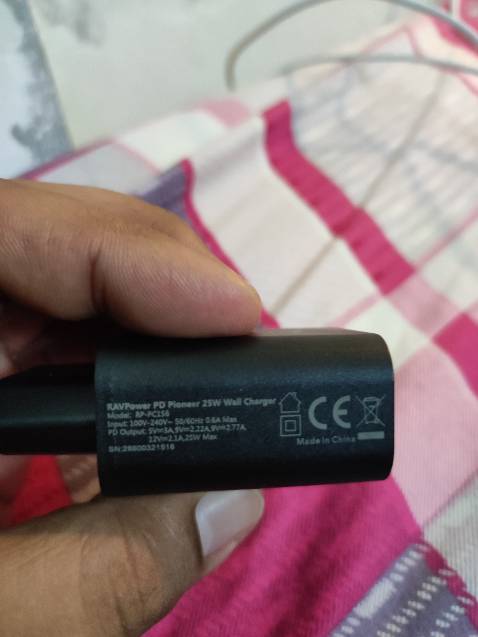 Sạc nhanh, em mua 13 không có củ sạc, có mỗi cái dây, mọi người lấy cái này sạc iphone ok ạ