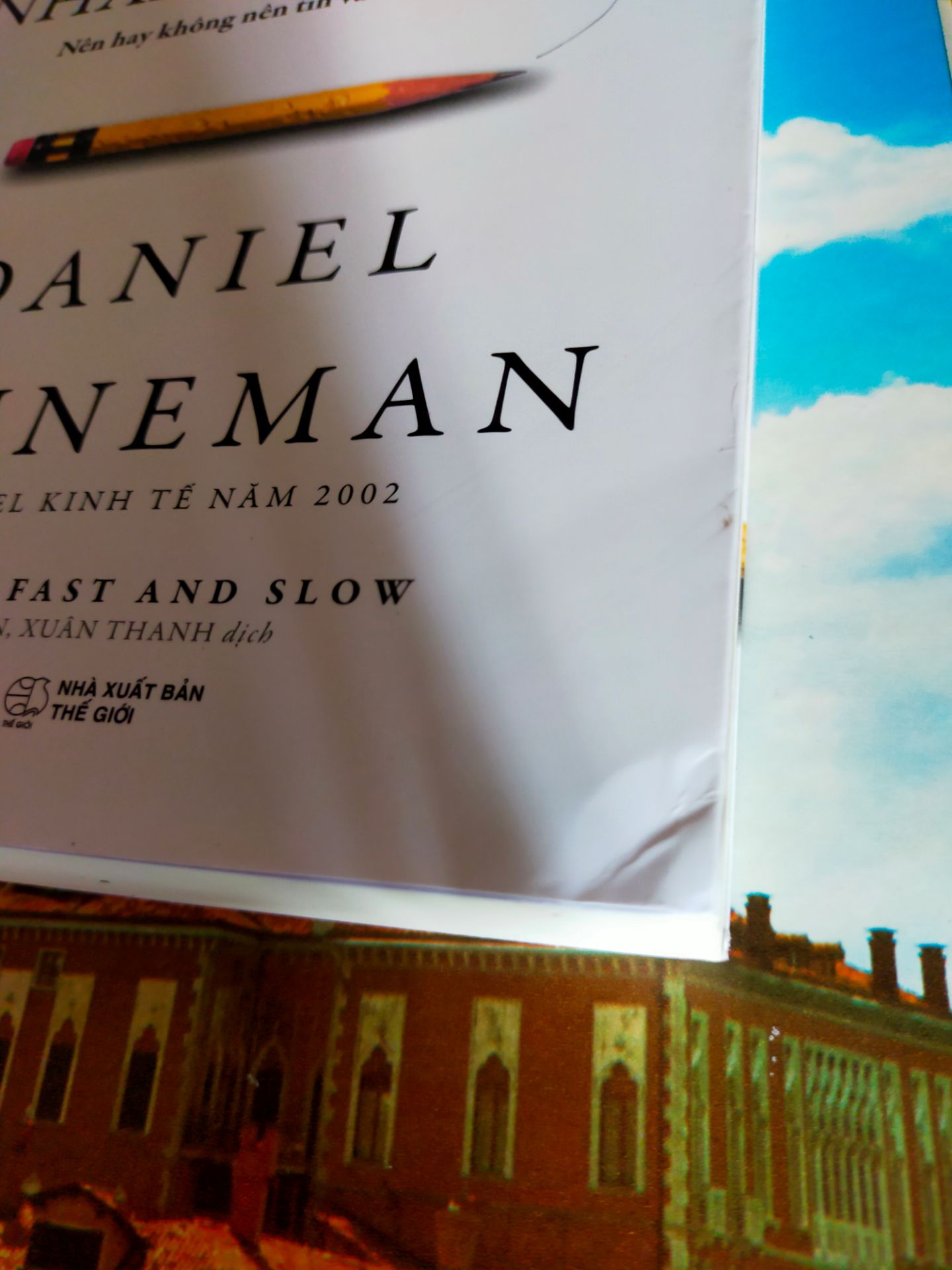 Mọi thứ tôi đều đánh giá cao. Nhưng do công đoạn gói và giao hàng nên mép sách hơi quăn.