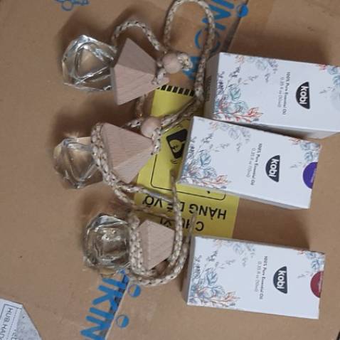 Đóng gói cần thận, giao hàng nhanh. Hộp đẹp và sản phẩm có mùi thơm dễ chịu.