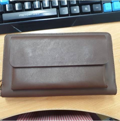 Shop gói hàng cẩn thận, có kèm thẻ bảo hành 12t. Giao hàng siêu nhanh. CSKH tốt. ví nhìn rất đẹp, mình Rất ưng ý ❤️