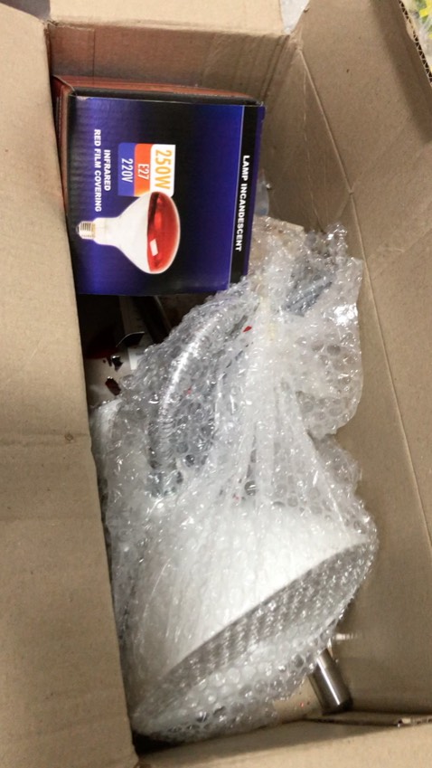 Hàng giao bị vỡ bóng đèn, có thể gửi cho cái khác được không? Hàng giao bị vỡ bóng đèn, có thể gửi cho cái khác được không?