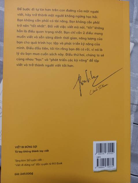 Nội dung sách hướng dẫ rất dễ hiểu, lôi cuốn, và có cả sổ hướng dẫn viết nữa. Tuyệt vời