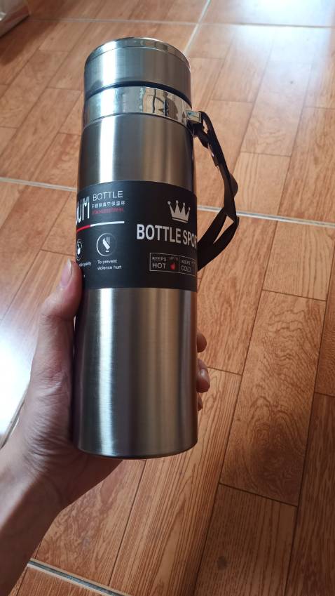 Shop giao hàng siêu nhanh , có tiki now rất thích . 
Bình nước giữ nhiệt rất lâu , các bạn mua bình giữ nhiệt lưu ý nhé bình giữ nhiệt nếu dùng đá thì ko nên giữ nhiệt nước sôi nữa nhé