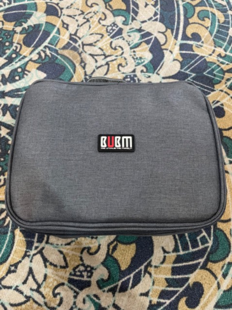 form k cứng cáp như mình nghĩ tại mình thích form cứng chứ túi cũng tiện nghi